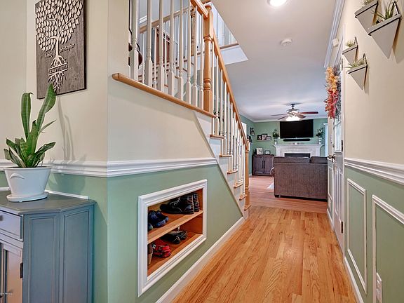 5th image of 2111 Schoeberlein Ave