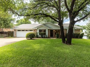 2929 Ridgewood Dr, Grapevine, TX 76051