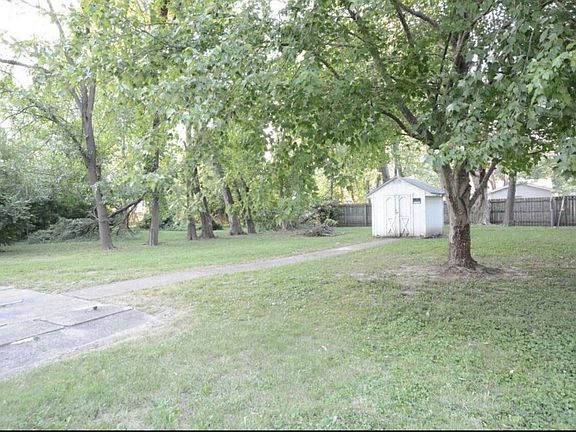 2nd image of 1612 W Hunt St