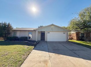 6924 Sandstone Ct, Fort Worth, TX 76120