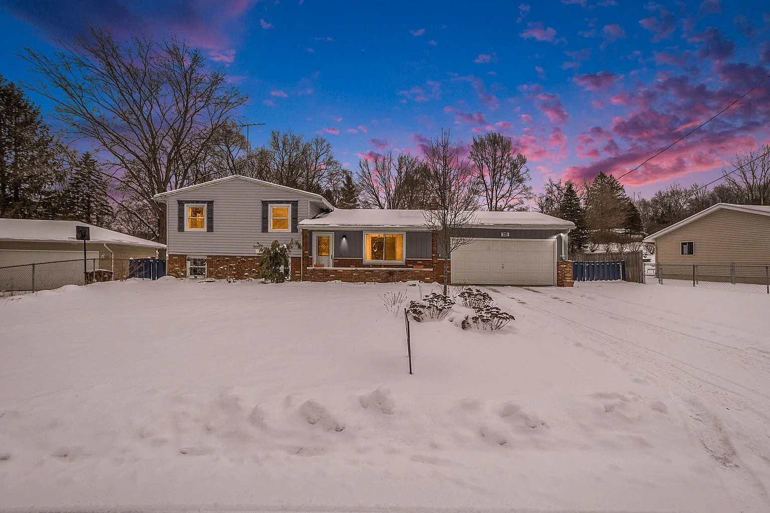 215 Indian Rd photo 1