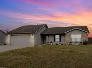 1425 E Louise Dr, Columbia City, IN 46725