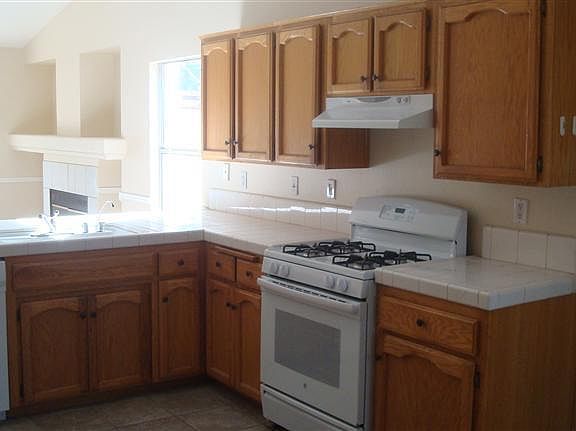 3rd image of 1566 N Hartley Avenue