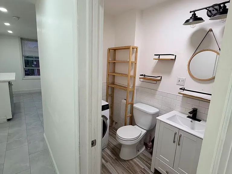 2571 W 16th St #2 — Photo 7