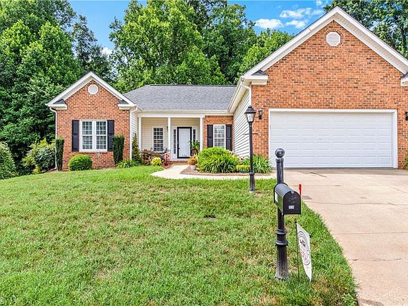 5th image of 174 Stadium Oaks Dr