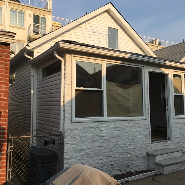 3 bed, 750 sqft, $2,750 — Photo 1