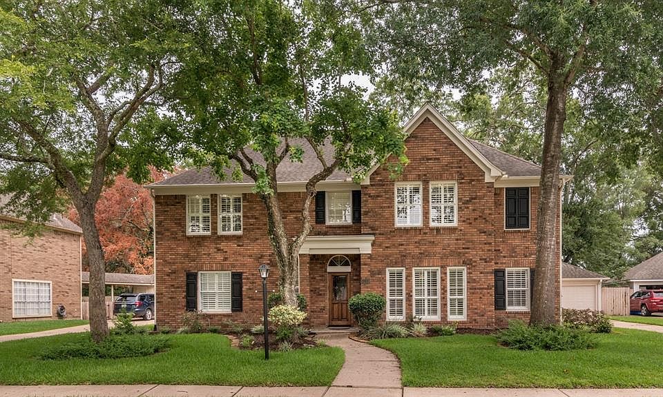 1st image of 4110 Island Hills Dr
