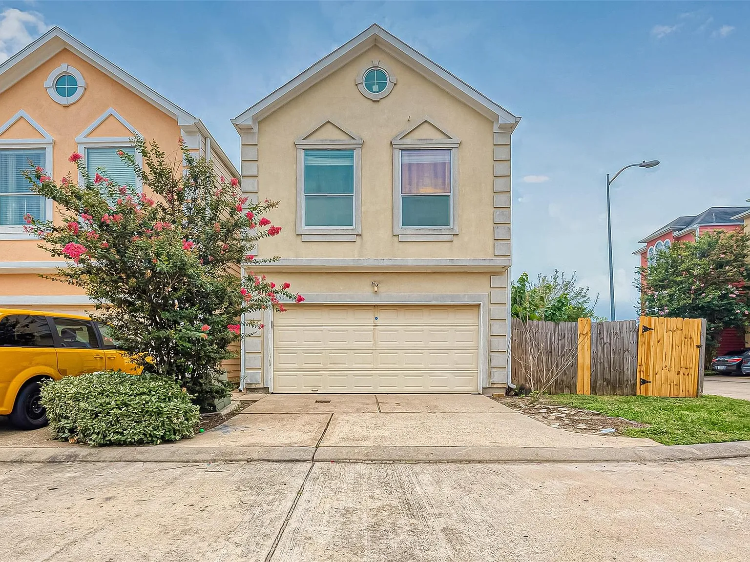 3 bed, 2.5 bath, 1568 sqft, $1,800 — Photo 1