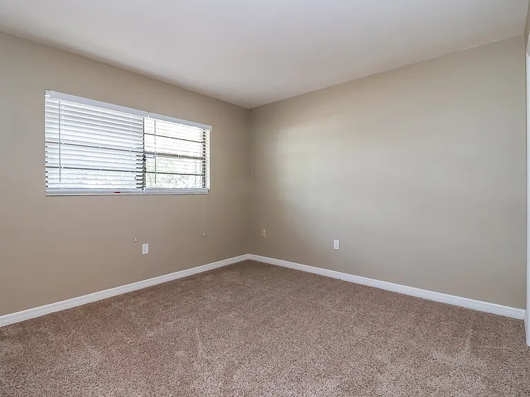 1266 Bentley Ave — Photo 11