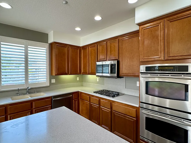 1331 Bayside Cir — Photo 41