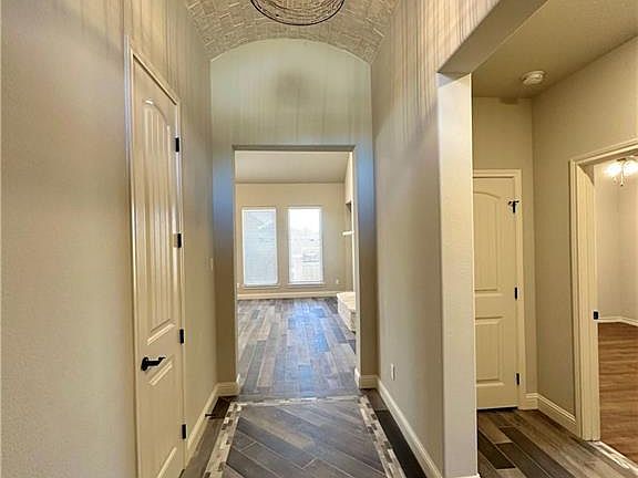 5th image of 2917 Goldberg Dr