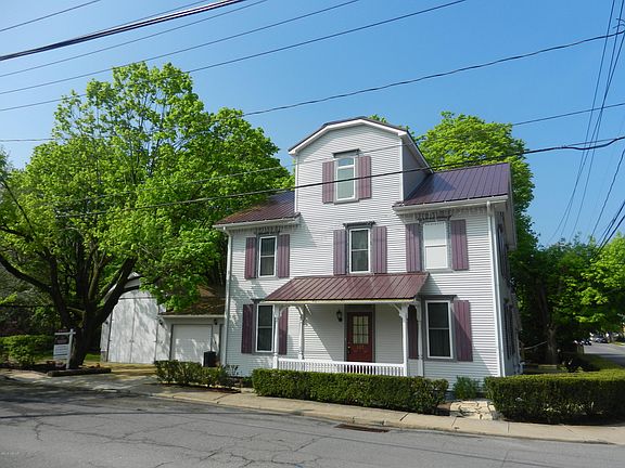2nd image of 502 Main St S