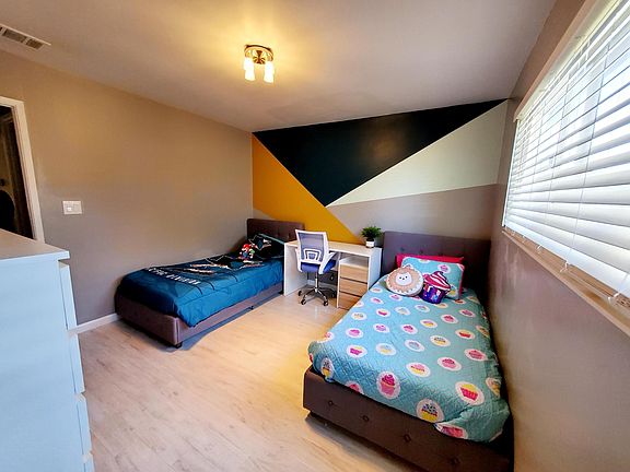 4th image of 390 Don Giovanni Ct