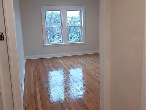 4th image of 3220 N Wolcott Ave APT 3