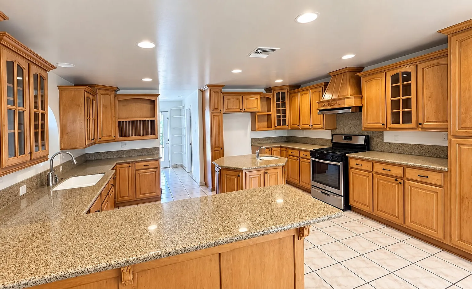3 bed, 1850 sqft, $3,850 — Photo 3