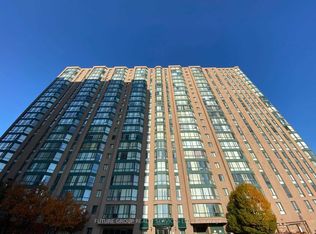 145 Hillcrest Ave #1815, Mississauga, ON L5B 3Z1