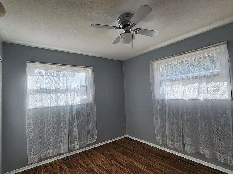 8706 Rosebud Dr — Photo 11