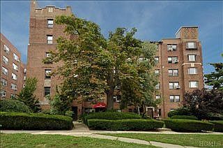 1st image of 1 Franklin Ave APT 2B