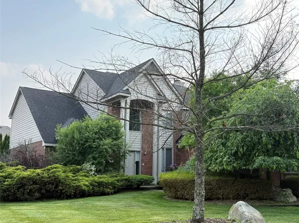 4469 Stoneview, West Bloomfield, MI 48322