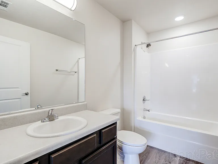 Foxhill Ridge Apartments — Photo 11