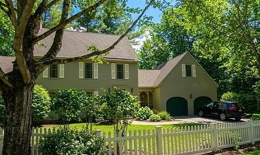 1st image of 29 Lexington Dr