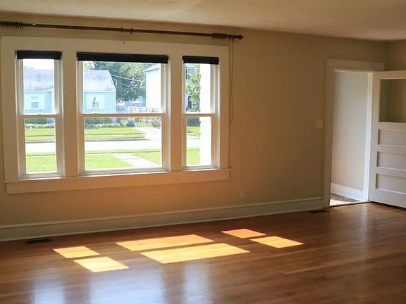 2nd image of 748 Mayfield Ave
