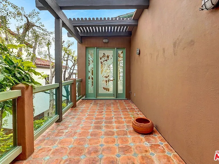 3916 Rambla Orienta — Photo 4