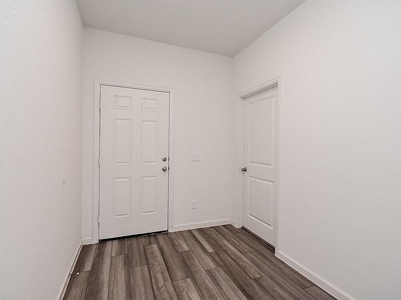 4th image of 13542 Kinsman Rd