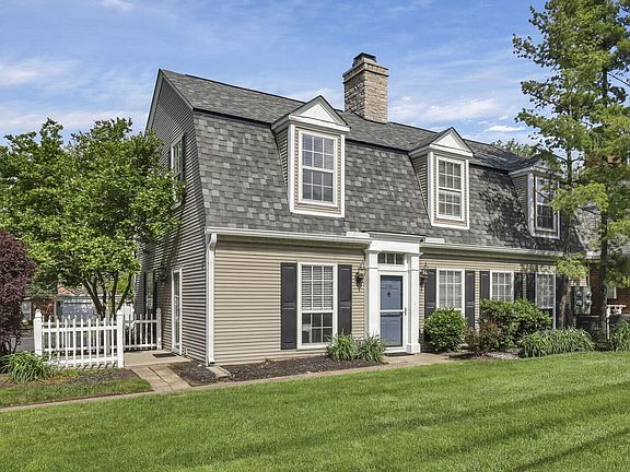 2nd image of 2498 Swan Dr