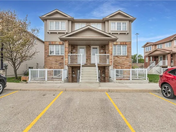50 Howe Dr #12C, Kitchener, ON N2E 0A3