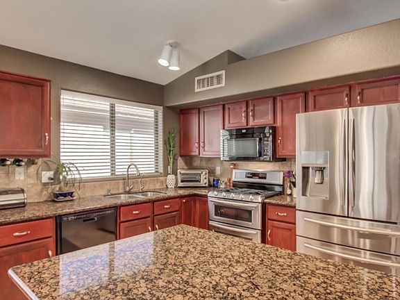 4th image of 4707 E Briarwood Ter