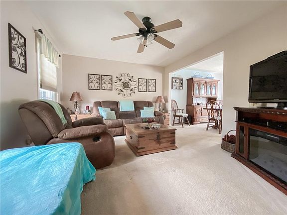 5th image of 78 Christina Dr