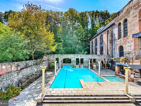 3rd image of 2007 Clipper Park Rd Unit 112