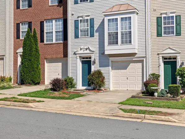 1455 Fawn Hollow Ln, Woodbridge, VA 22191