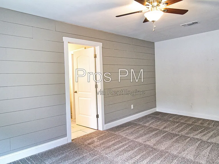 106 Joyce Dr — Photo 11