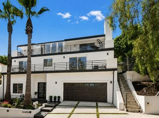 21490 Arcos Dr, Woodland Hills, CA 91364