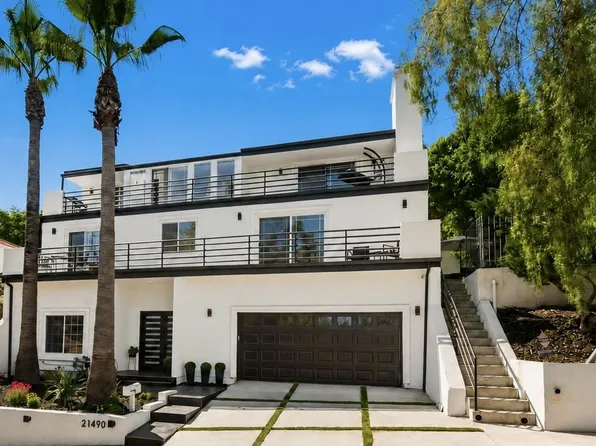 21490 Arcos Dr, Woodland Hills, CA 91364