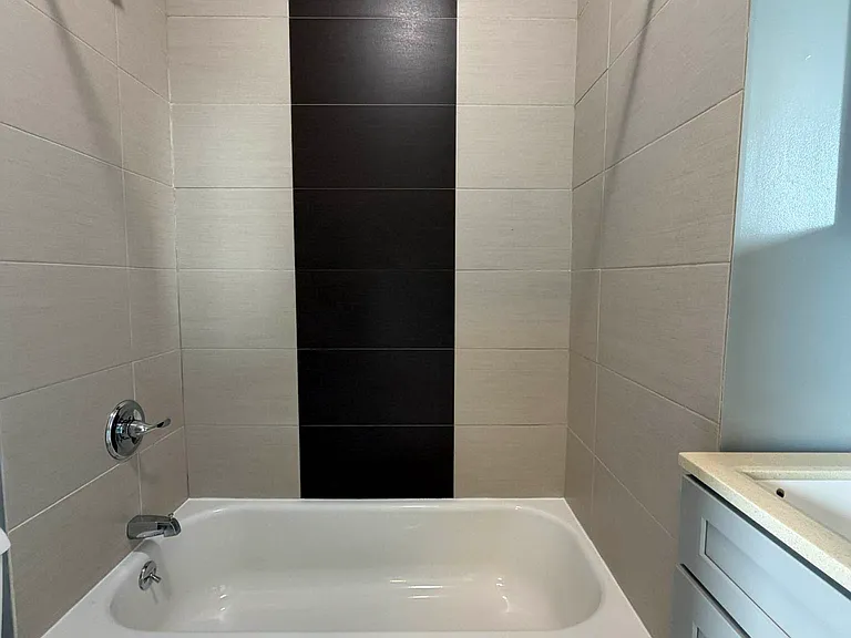 504 Woodward Ave #3L — Photo 16