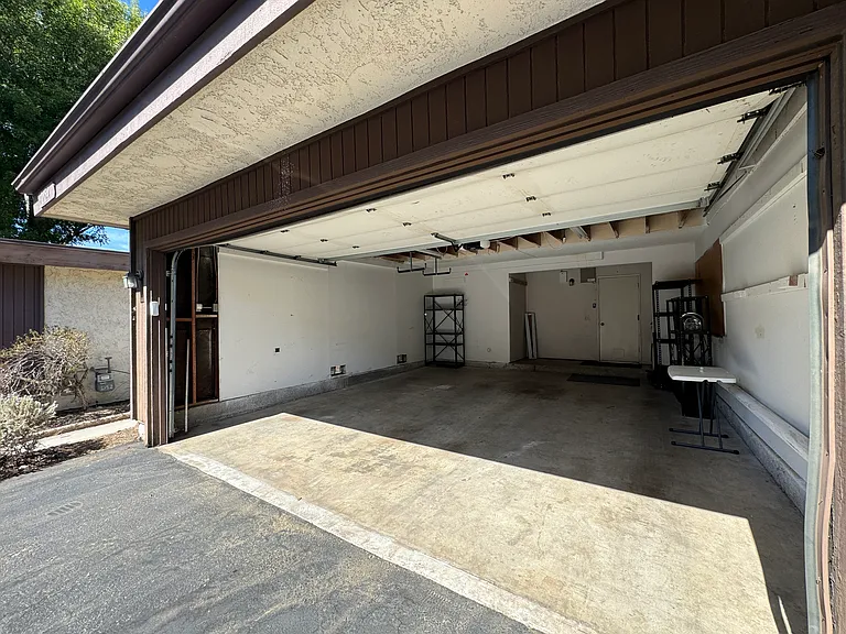 2154 Basswood Ct — Photo 25