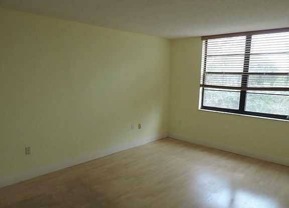 3rd image of 10850 N Kendall Dr #416