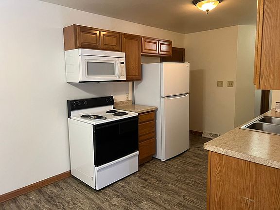2nd image of 1551 W Stonehenge Dr