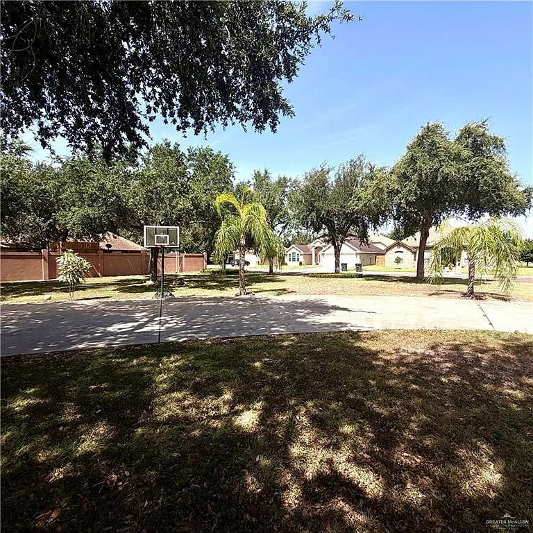 4 bed, 2.0 bath, 2230 sqft, $2,620 — Photo 3