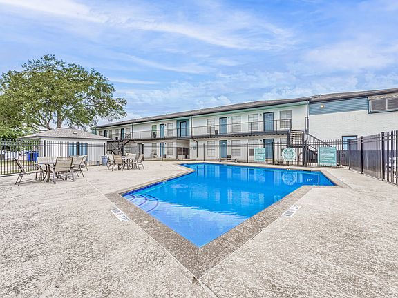 3rd image of 3100 W Walnut St #219
