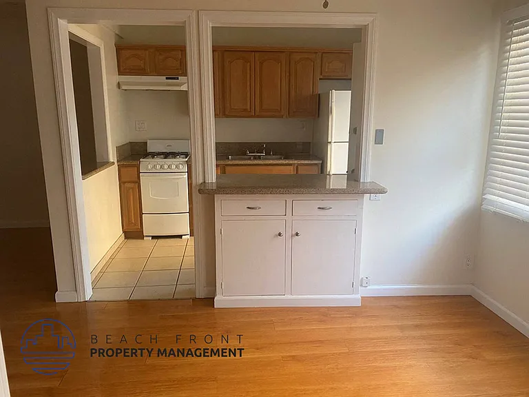 529-541 S El Molino Ave — Photo 22