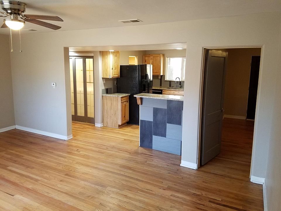1st image of 411 Bryn Mawr Dr SE