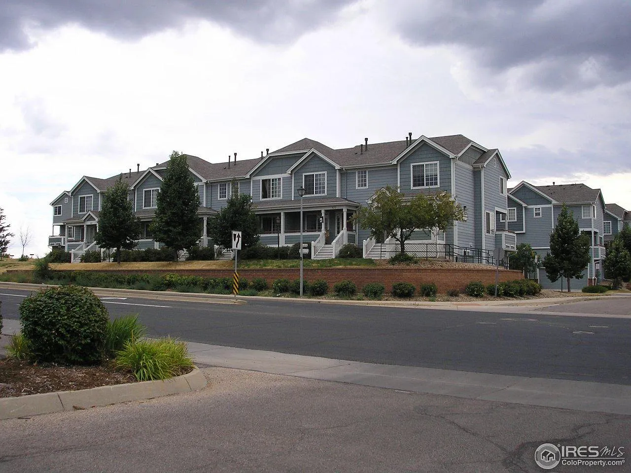 2 bed, 2.5 bath, 1166 sqft, $2,000 — Photo 3