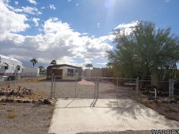 2nd image of 615 W Comanche Dr