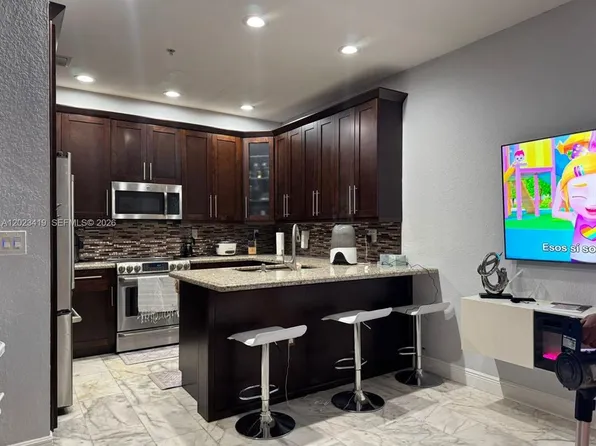 4301 SW 160th Ave APT 215, Miramar, FL 33027