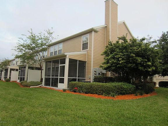 3rd image of 11223 Castlemain Cir N