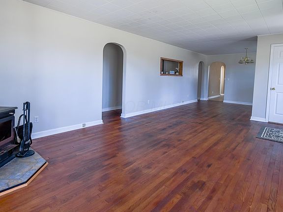 4th image of 616 E Lawn Ave